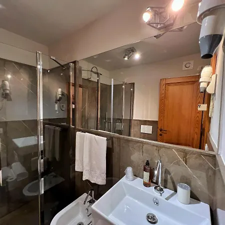 Monastero Sant'anna In Camprena Lantgård