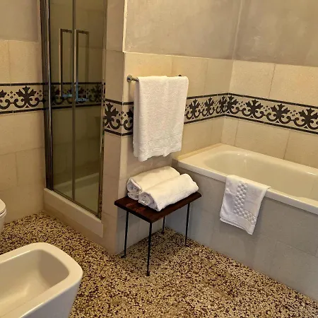 Monastero Sant'anna In Camprena *