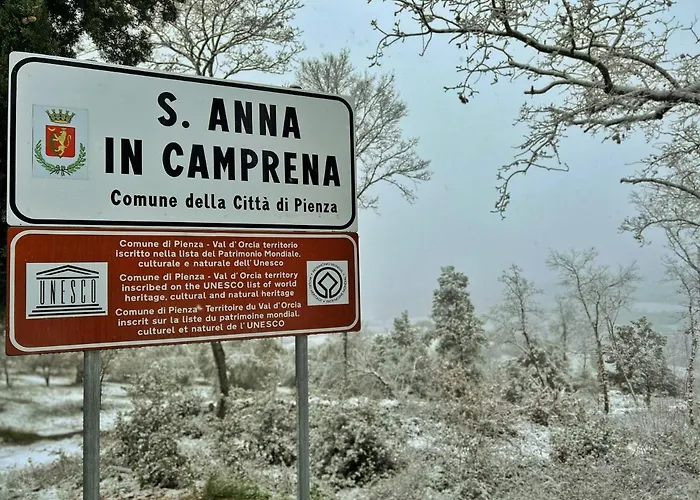 בית חווה Monastero Sant'anna In Camprena *