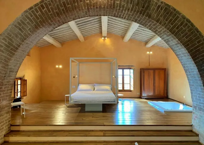 Monastero Sant'anna In Camprena בית חווה