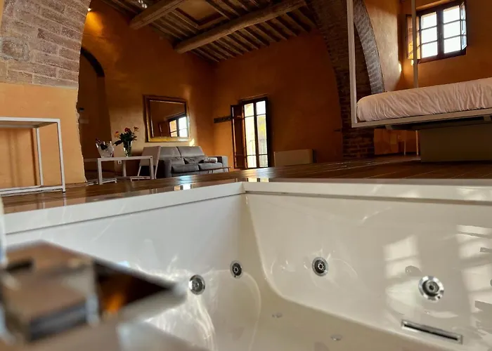 בית חווה Monastero Sant'anna In Camprena פיינצה