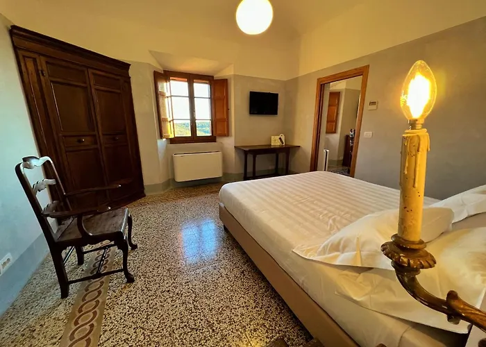 Monastero Sant'anna In Camprena בית חווה