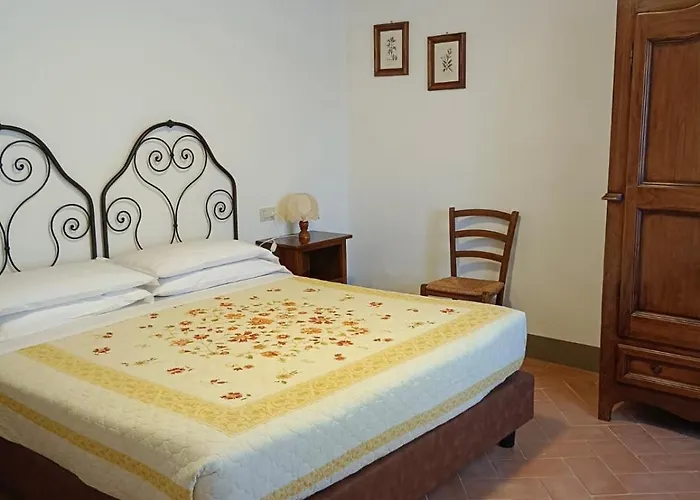 Monastero Sant'anna In Camprena * פיינצה