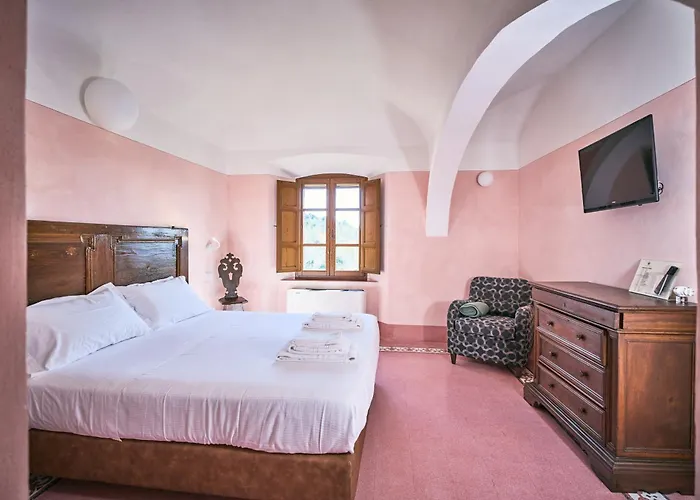 Monastero Sant'anna In Camprena * פיינצה