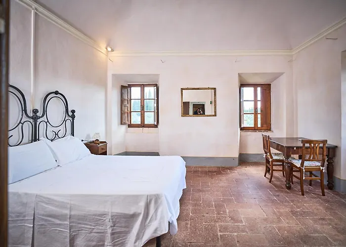 Monastero Sant'anna In Camprena בית חווה פיינצה